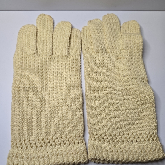 Vintage Knitted Ladies Gloves - Picture 3 of 4